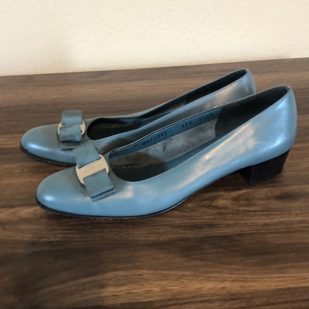 Vintage Ferragamo Pumps